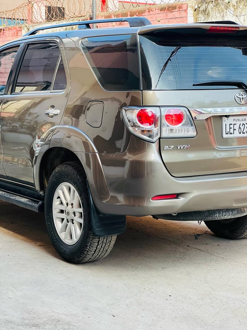 Toyota Fortuner V 2013 10