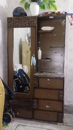 dressing table with mirror and drawers