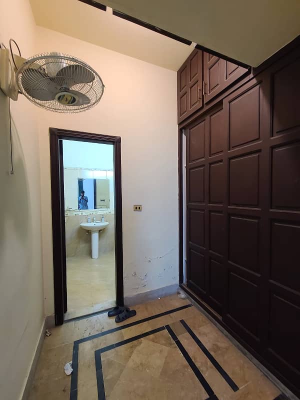 Main Canal Road Near Usmaniya Hotel Faisalabad 20 Marla Upper Portion For Rent: 4 Master Bedroom Attached Bath 9