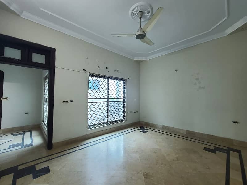 Main Canal Road Near Usmaniya Hotel Faisalabad 20 Marla Upper Portion For Rent: 4 Master Bedroom Attached Bath 16