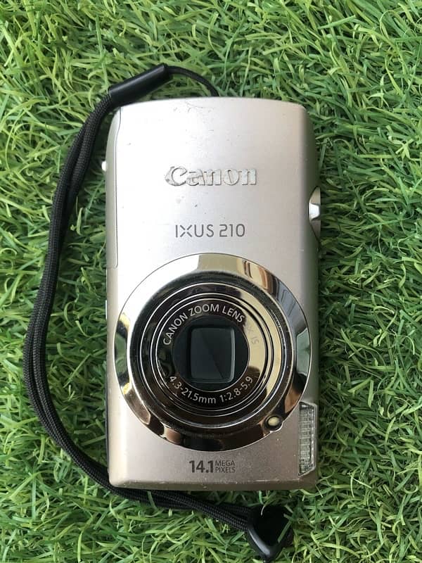 Canon IXUS 210 / Point and Shoot Camera 1