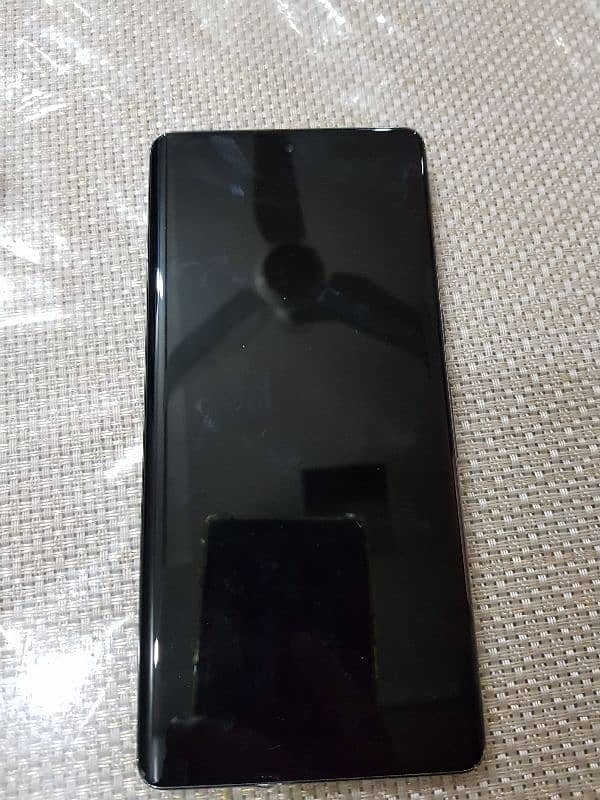 I want to sale my phone Google pixel 7 pro in 10by10 condition 2