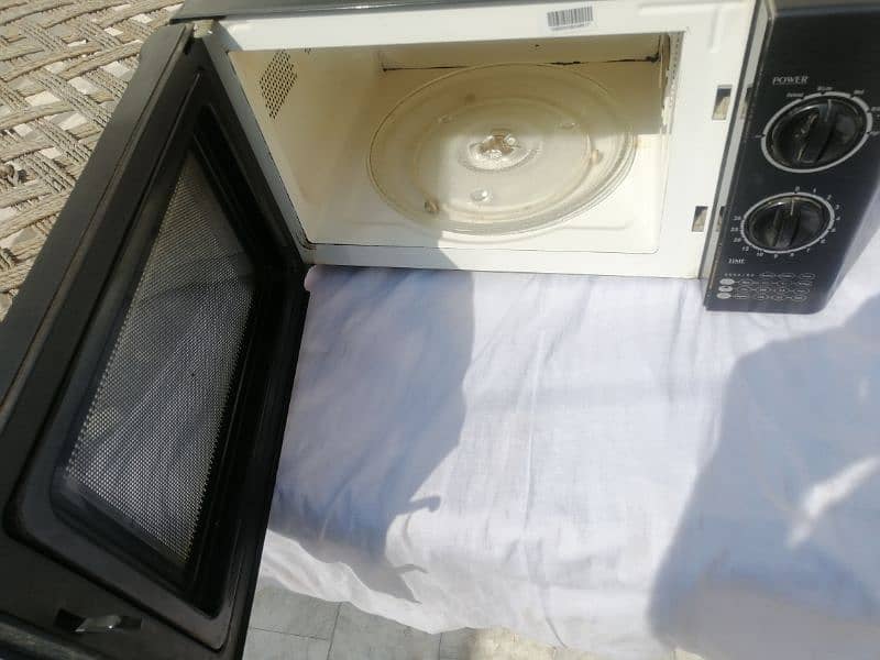 Microwave Oven 0