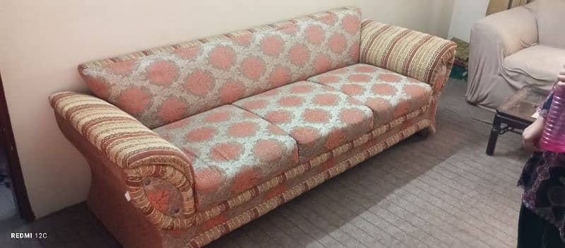 5 seater sofa set in good condition 1