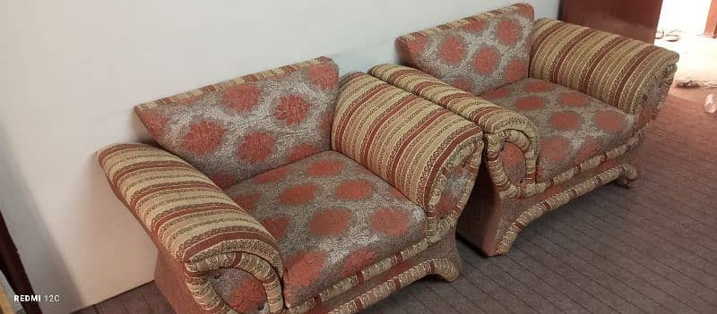 5 seater sofa set in good condition 2