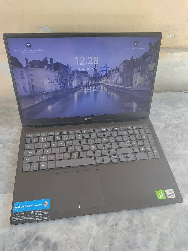 Dell i5-10th 8Gb 256Gb 2Gb Graphics 9/10 Condition 0