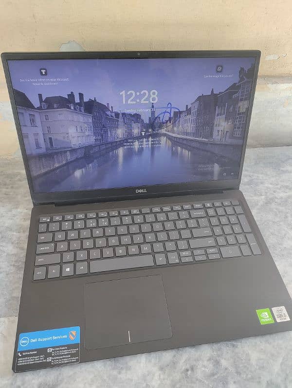 Dell i5-10th 8Gb 256Gb 2Gb Graphics 9/10 Condition 1