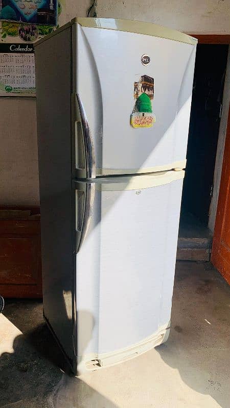 Pel Fridge In good condition 2