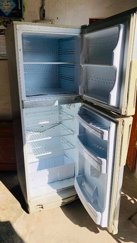 Pel Fridge In good condition 0