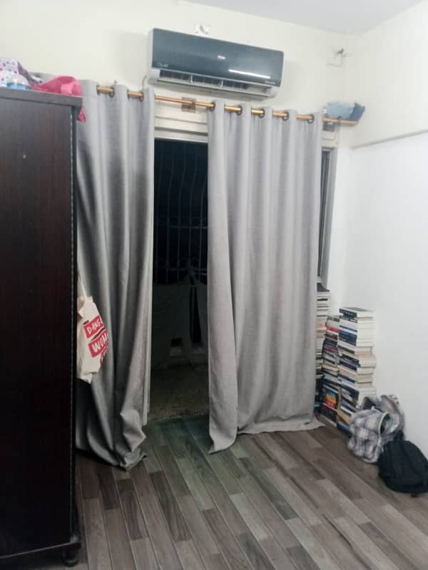 GULSHAN E IQBAL BLOCK-7  3RD FLOOR CORNER, WEST OPEN FLAT FOR RENT , 2