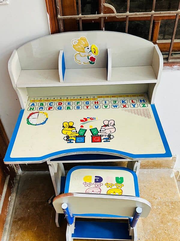 kids study table and chairs 2