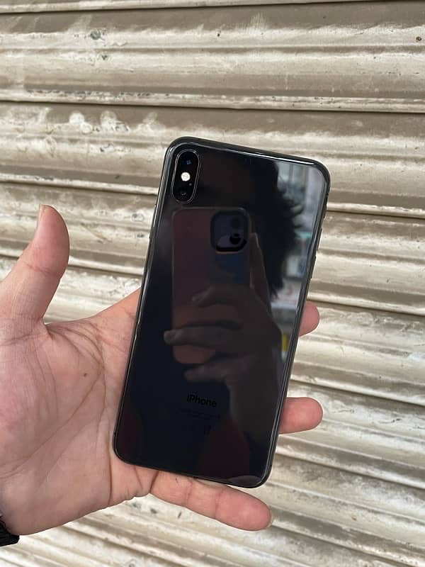 iPhone XS Max 0