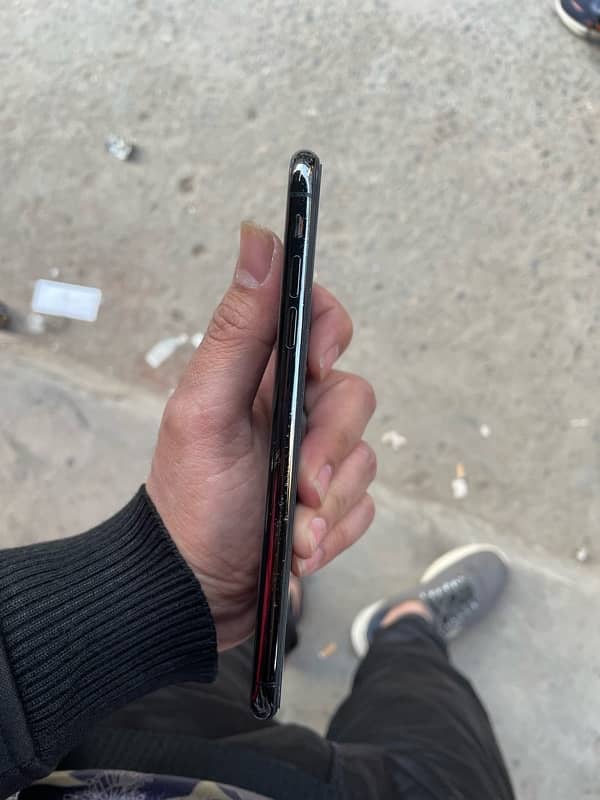 iPhone XS Max 7