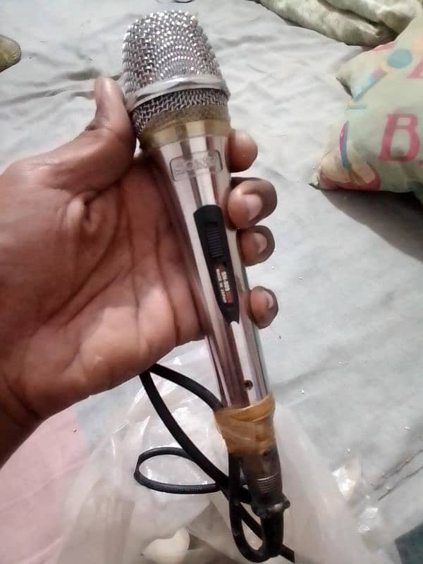 Sony original mic 10.10 condition 2