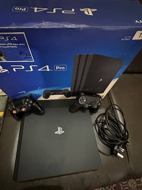 PS4 Pro 1TB and 4K amarican screen 6