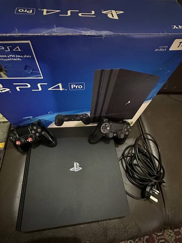 PS4 Pro 1TB and 4K amarican screen 7