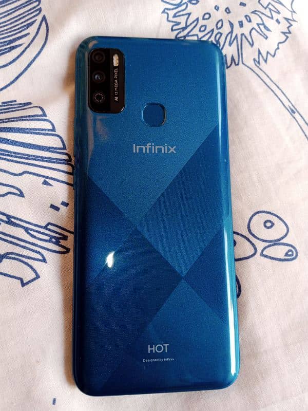 Infinix hot 9 play ladies hand used set saf condition 1