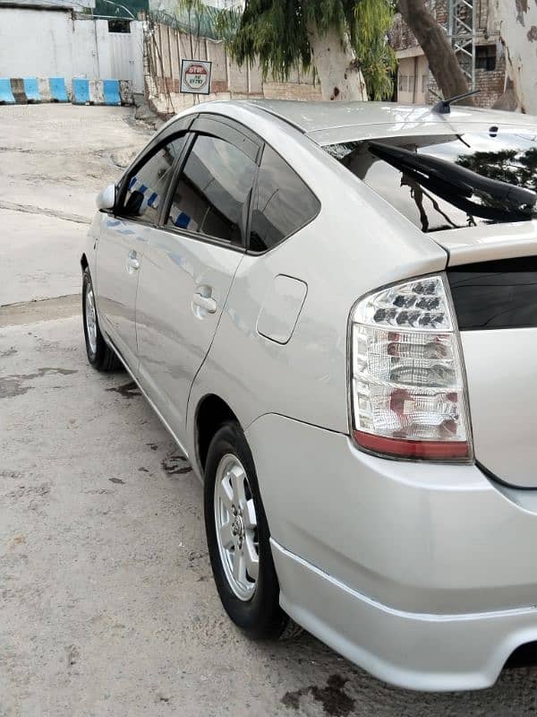 Toyota Prius 2008 model 2013 register 4