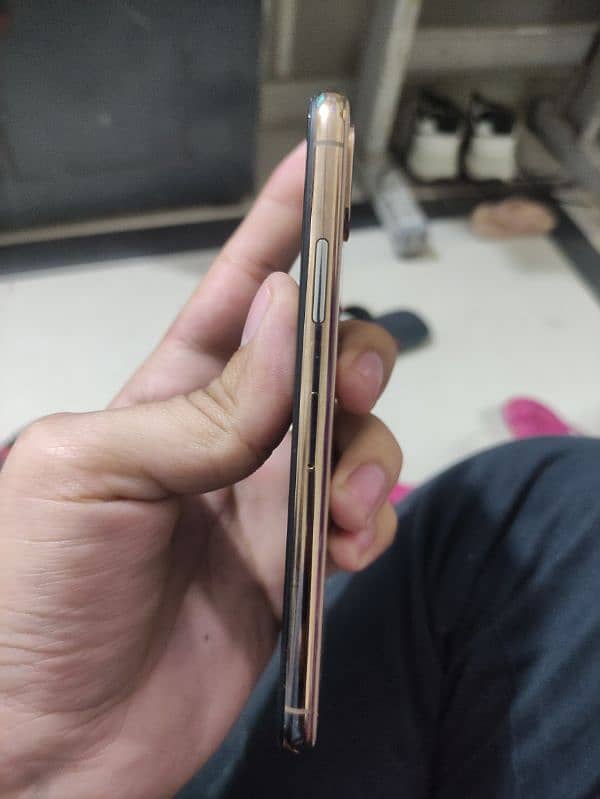 Iphone XS 64GB Non PTA 6