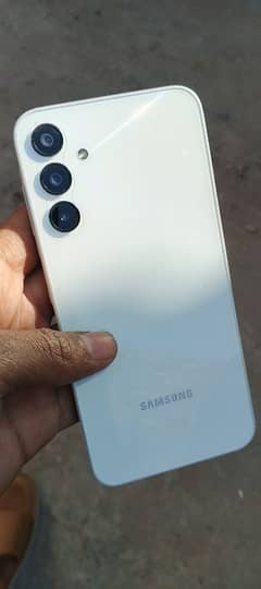 samsung a15 5g non pta 3 month sim time avlible  urgent sale 4gb 128gb