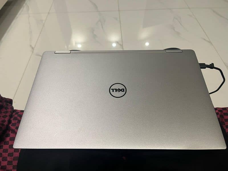 Dell XPS 13 9365, i7 7gen 1