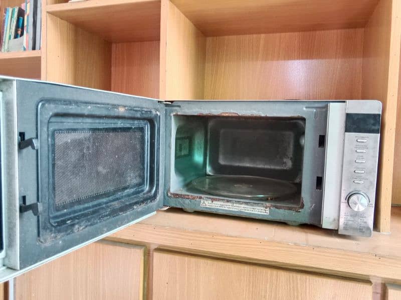 Kenwood Microwave 4