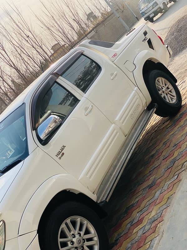 Toyota Hilux 2016 4