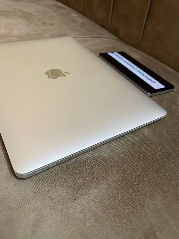 MacBook Air M1 2020 14