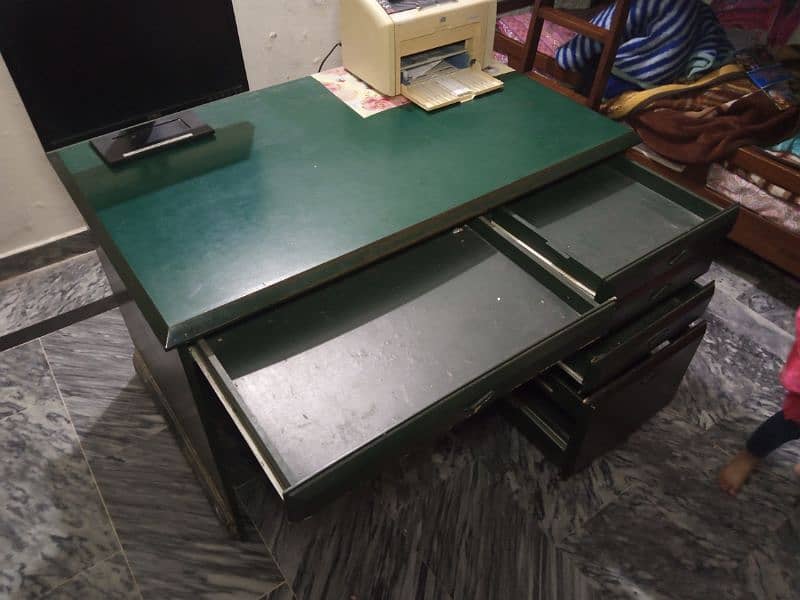 Best Quality Table for sale 4