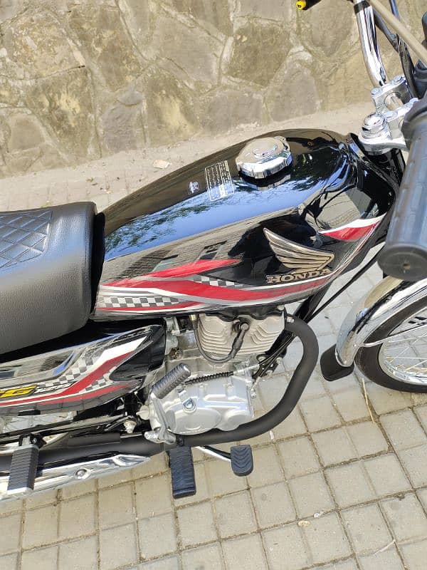 Honda CG 125 2024 Model - Golden No 10