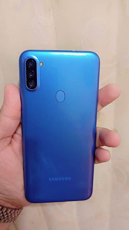 Samsung a11 4 gb 64 gb 1