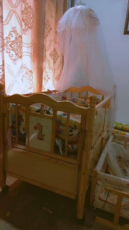 baby cot + swing 6