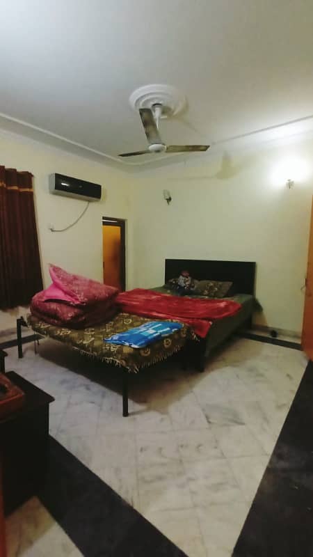 Mustafa Town : 10 Marla Upper Portion For Rent 1