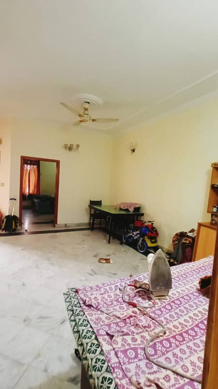 Mustafa Town : 10 Marla Upper Portion For Rent 4