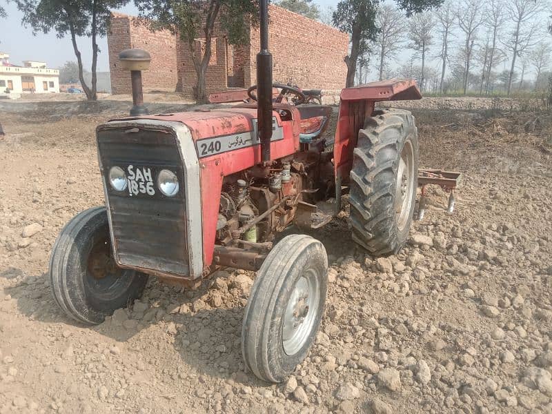 Massey 240 0