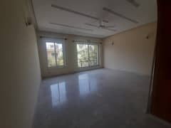 G10 500 Sq yd Separate Entrance Upper Portion For Rent