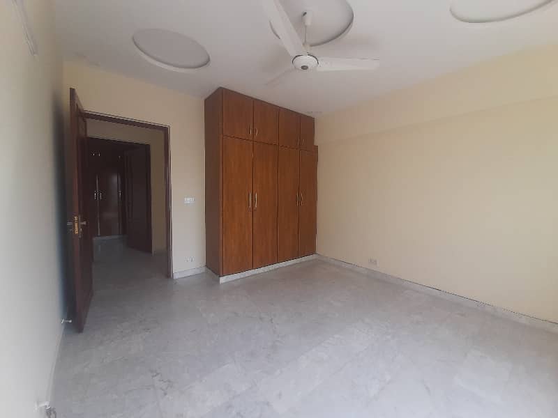 G10 500 Sq yd Separate Entrance Upper Portion For Rent 7