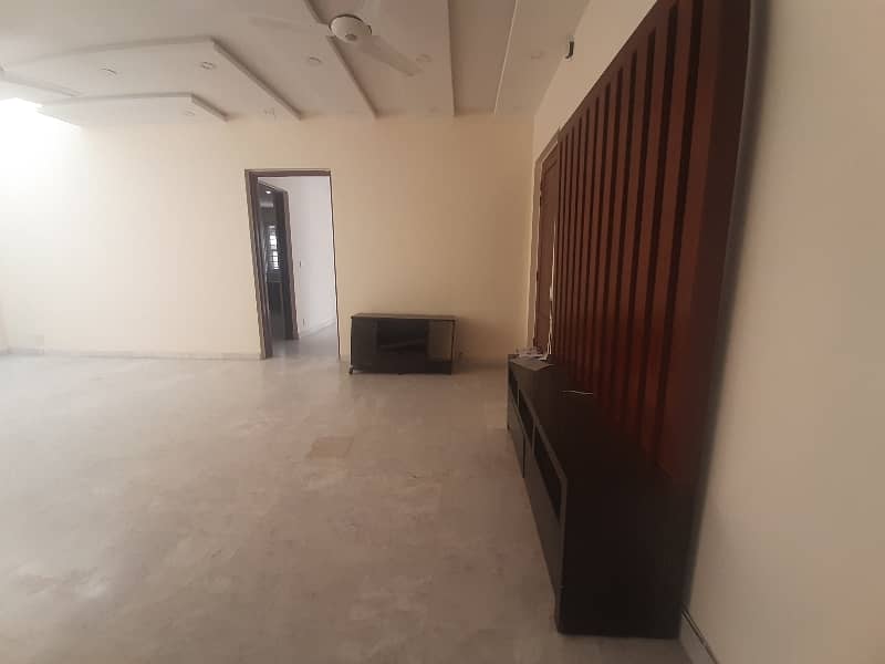 G10 500 Sq yd Separate Entrance Upper Portion For Rent 9