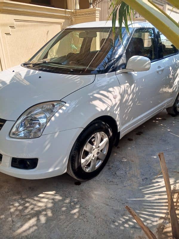 Suzuki Swift dlx 2011 4