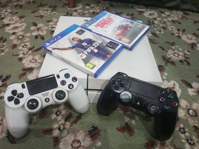 PS4 500GB (White) | 2 Original Controllers + 2 Games | Clean Condition 0