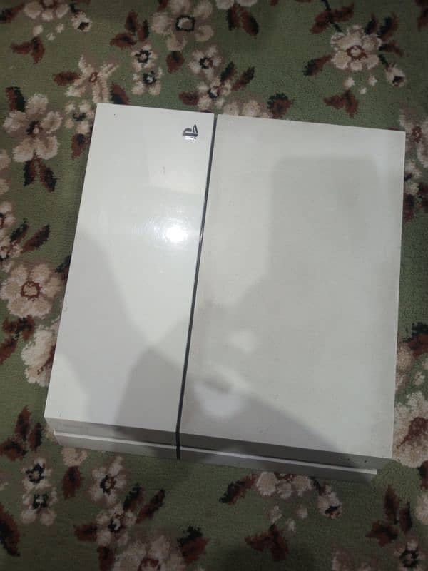 PS4 500GB (White) | 2 Original Controllers + 2 Games | Clean Condition 6