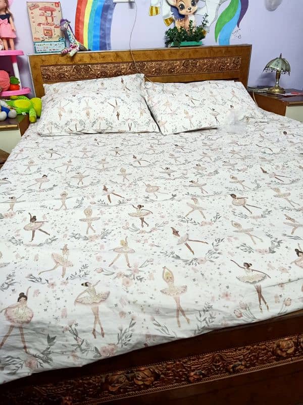 Bed set and dressing table for sell 4