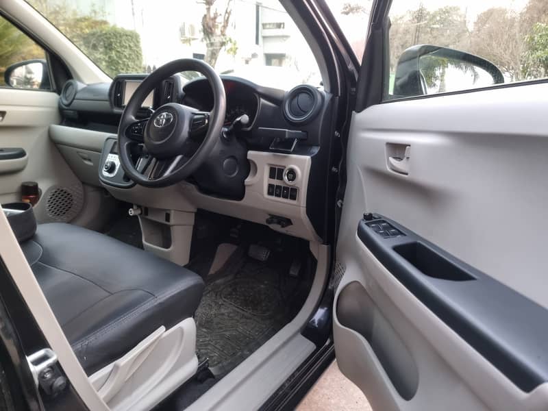 Toyota Passo 2018 , Top variant XL Package S 11