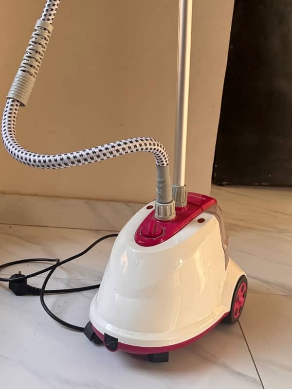 Garment Steamer 2