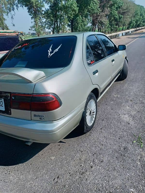 Nissan Sunny 2000 1