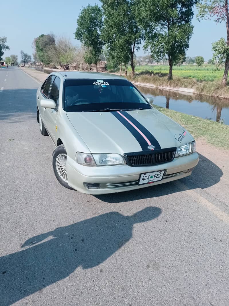 Nissan Sunny 2000 9