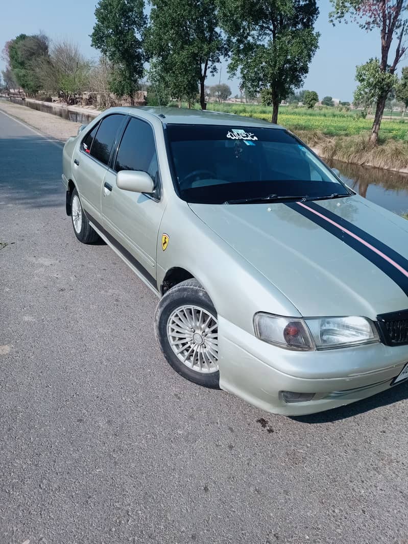 Nissan Sunny 2000 10