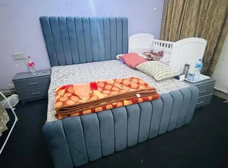 King Size Bed with Side Tables/ Furniture/ Bed Set 2