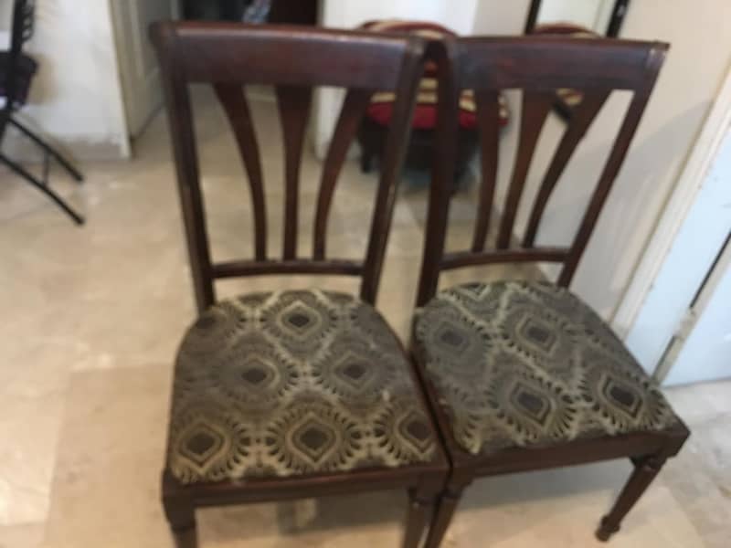 6 Chair Glass Top Dining Table. 7