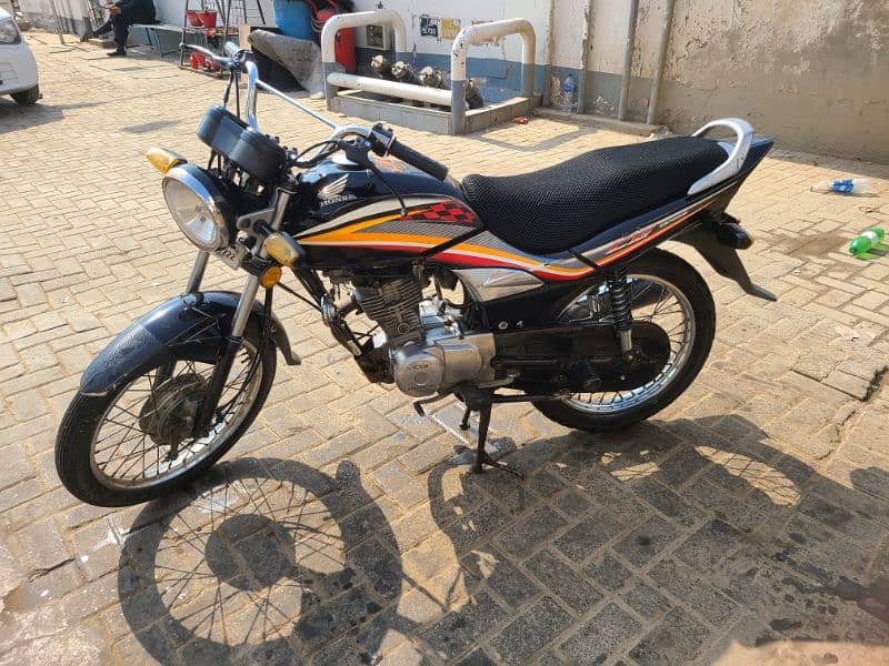 Honda CG 125 Dream 2015 0